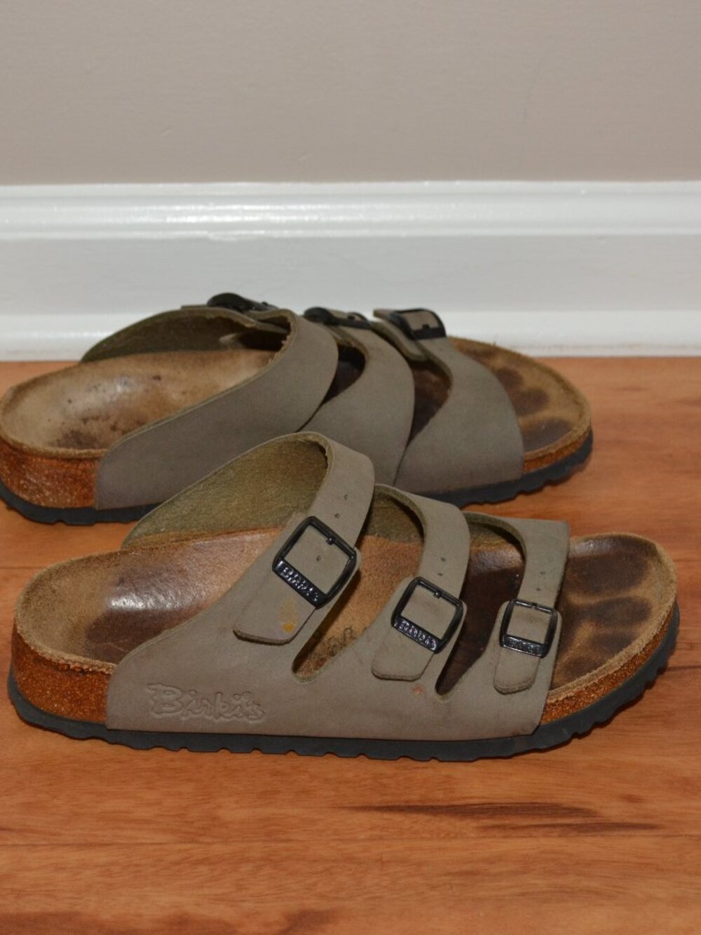 Birkenstock Birki's Canberra Brown Well worn Triple Strap Sandals 5-5.5 (36/35) - Picture 4 of 10